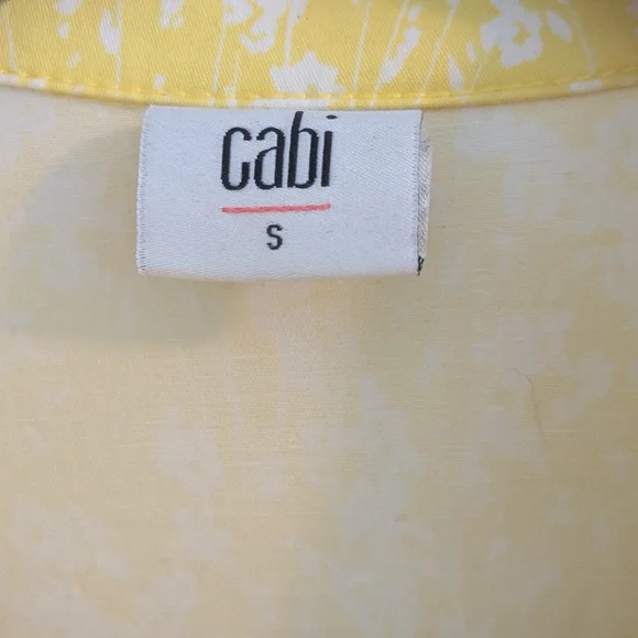 CAbi Yellow Field Of Daisies Floral Button-Front Jacket. Size Small - Picture 2 of 4